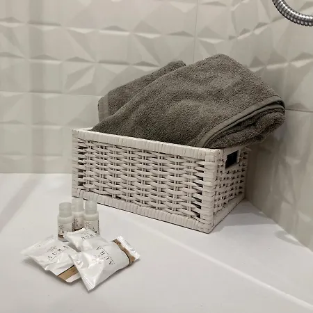 Aurelio Luxury Retreat - Vatican & Metro Apartment Rome