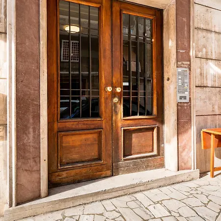 Aurelio Luxury Retreat - Vatican & Metro Apartment *